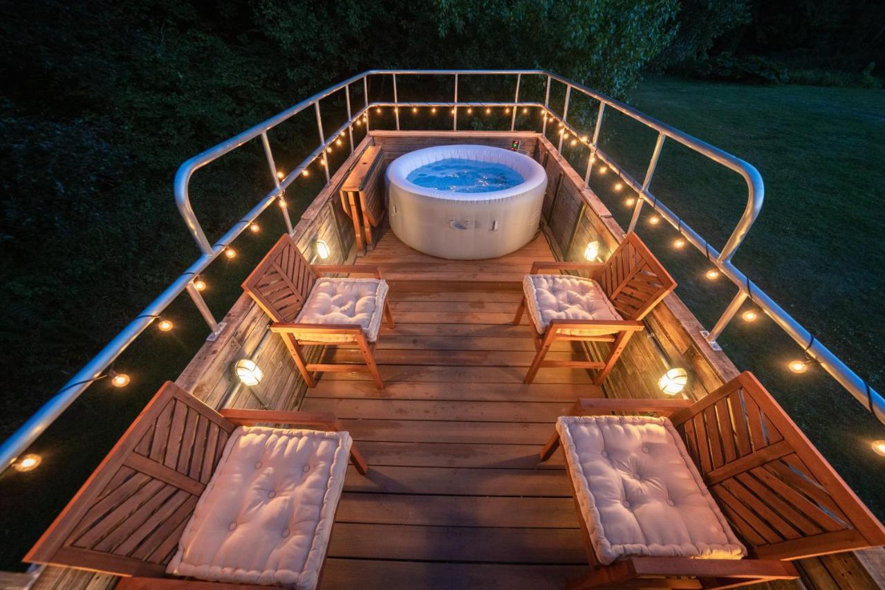 מלון אוקפילד Delightful 2 Bed Double Decker Bus With Hot Tub מראה חיצוני תמונה