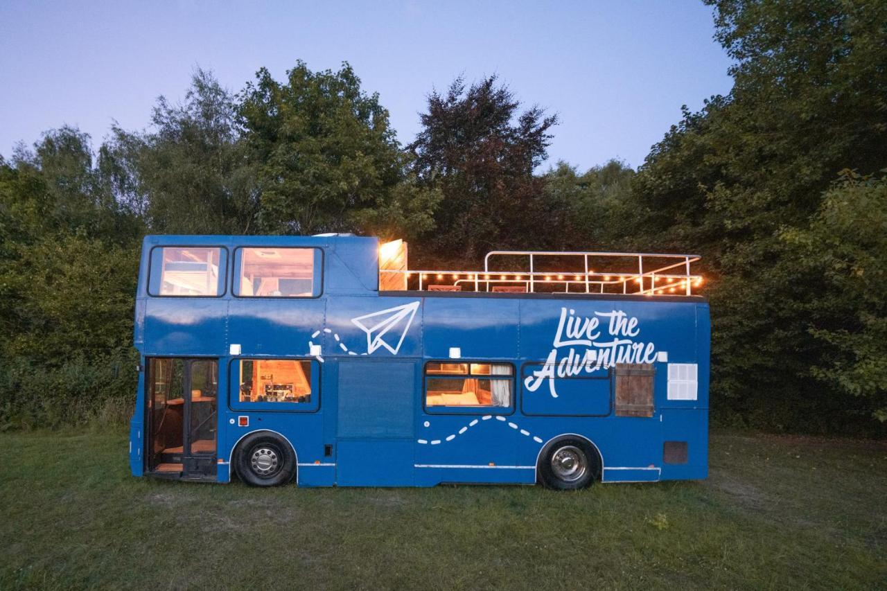 מלון אוקפילד Delightful 2 Bed Double Decker Bus With Hot Tub מראה חיצוני תמונה